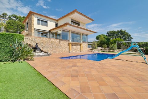 Hus till salu Tossa de Mar, Girona, Spanien 5 sovrum, 545 kvm. Nr. 130444 - foto 1