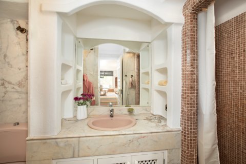 Apartment for sale Costa De La Calma, Mallorca, Spain 3 bedrooms, 115 sq.m. No. 129839 - photo 14