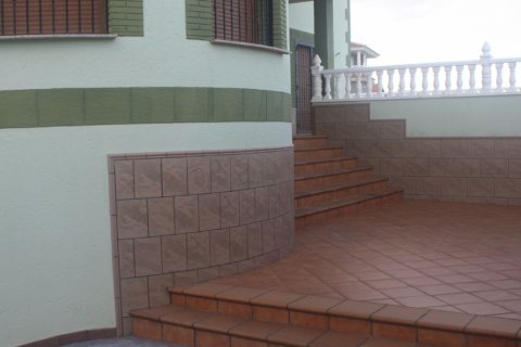 Villa en venta Torrevieja, Alicante, España 3 dormitorios, 319 m2 No. 123537 - foto 1