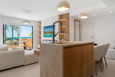 Продажа квартиры в Эстепона, Малага, Испания 3 спальни, 108м2 №122057 - фото 3