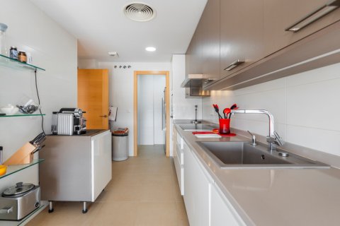 Продажа квартиры в Мадрид, Испания 2 спальни, 110м2 №122055 - фото 20