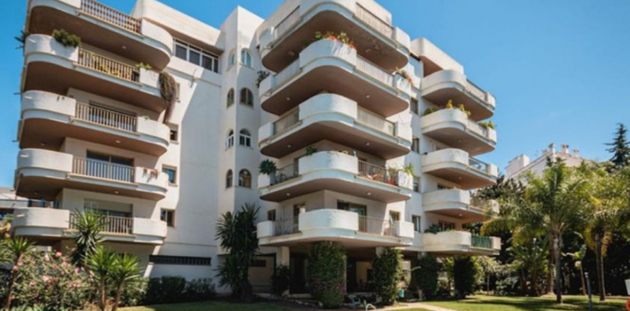 Apartment Nueva Andalucia, Malaga, Spain 2 bedrooms, 117 sq.m. No. 127388