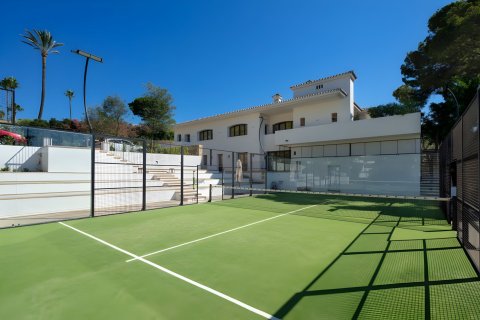 House for sale Marbella, Malaga, Spain 16 bedrooms, 2000 sq.m. No. 130261 - photo 15