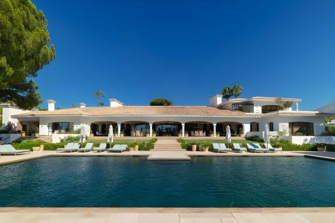 House for sale Marbella, Malaga, Spain 16 bedrooms, 2000 sq.m. No. 130261 - photo 3