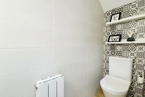 Townhouse for sale Lloret de Mar, Girona, Spain 4 bedrooms, 154 sq.m. No. 130266 - photo 15