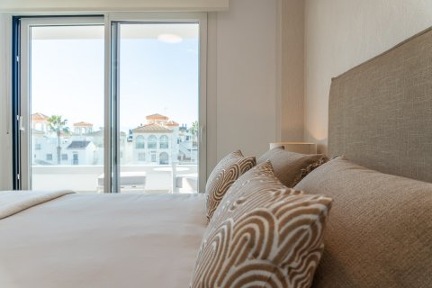 Продажа квартиры в Плайя Фламенка II, Аликанте, Испания 2 спальни, 77м2 №122813 - фото 14