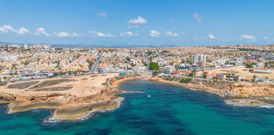 Townhouse Torrevieja, Alicante, Espagne 4 chambres, 105 m2 No. 129497