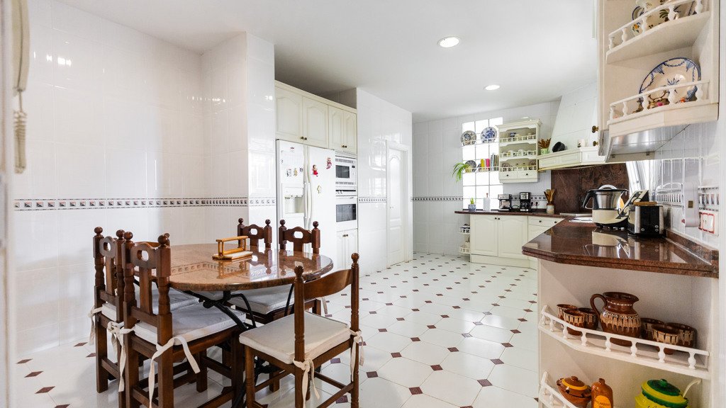 Villa in Dominio de Fontenebro, Madrid, Spain 5 bedrooms, 780 sq.m. No. 124750