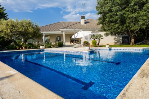 Продажа виллы в Поместье Фонтенебро, Мадрид, Испания 5 спален, 780м2 №124750 - фото 1