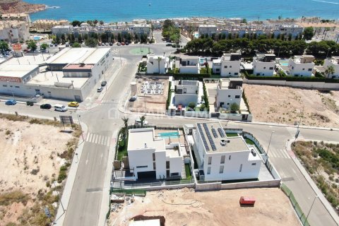 Villa à vendre à Orihuela, Alicante, Espagne, 4 chambres, 270 m2 No. 121177 - photo 27