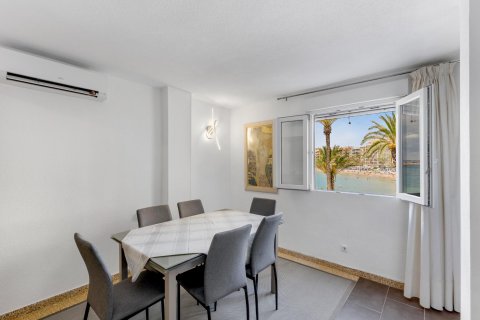 Huoneisto myytävänä Torrevieja, Alicante, Espanja, 3 makuuhuonetta,  No. 125768 - kuva 2