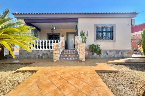 Villa in vendita Torrevieja, Alicante, Spagna 3 camere da letto, 180 mq. N° 127262 - foto 1