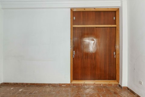 Lägenhet till salu Sevilla, Seville, Spanien 3 sovrum, 99 kvm. Nr. 120229 - foto 13