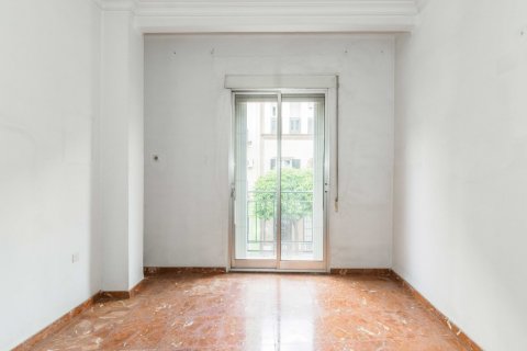 Lägenhet till salu Sevilla, Seville, Spanien 3 sovrum, 99 kvm. Nr. 120229 - foto 9