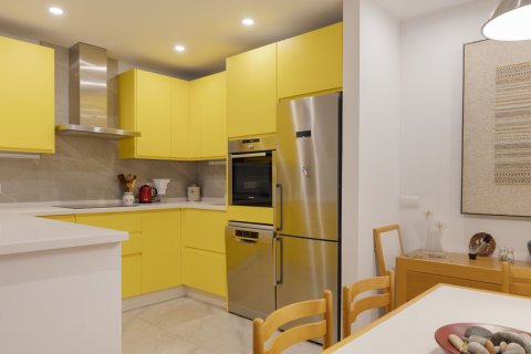 Apartment for rent Malaga, Spain 2 bedrooms, 85 sq.m. No. 120234 - photo 15