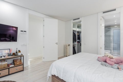 Apartment for sale Madrid, Spain 3 bedrooms, 280 sq.m. No. 120230 - photo 24