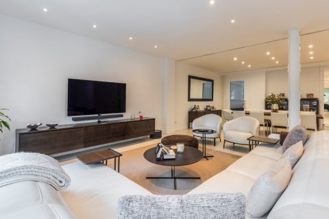 Apartment for sale Madrid, Spain 3 bedrooms, 280 sq.m. No. 120230 - photo 8