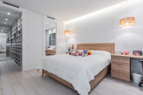 Apartment for sale Madrid, Spain 3 bedrooms, 280 sq.m. No. 120230 - photo 23