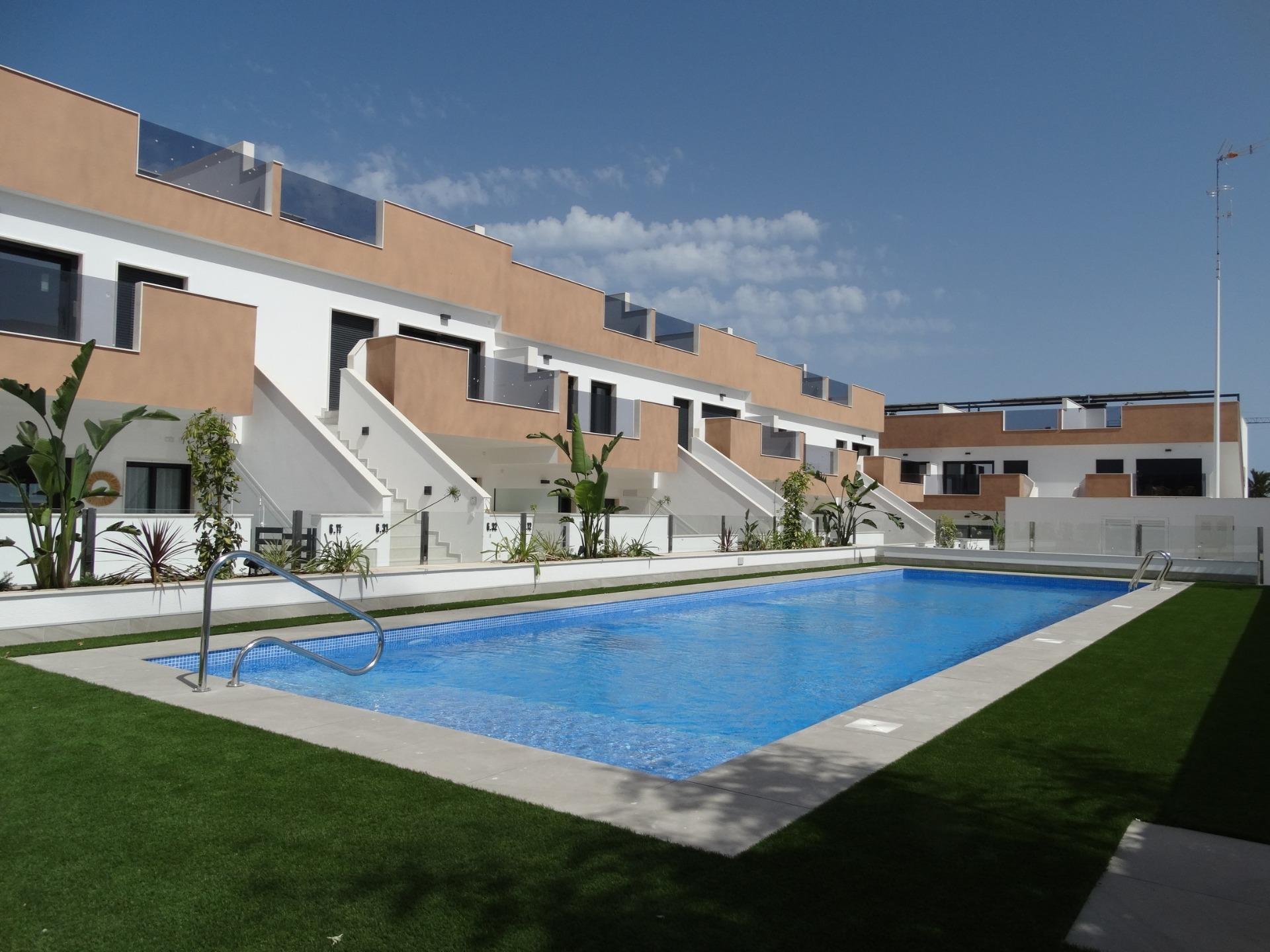 Bungalow a Pilar de la Horadada, Alicante, Spagna 3 camere da letto, 96 mq. N° 128563