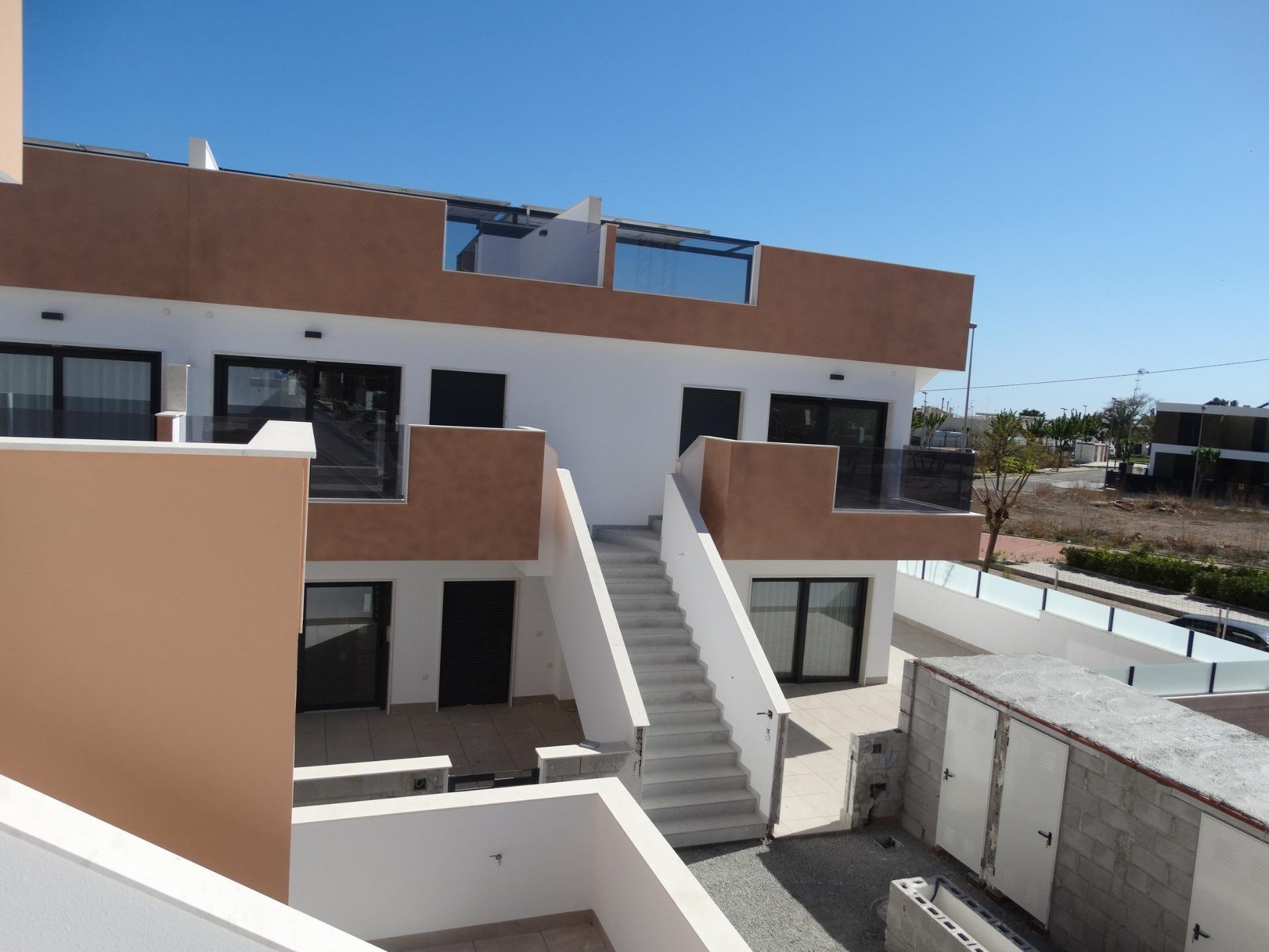 Bungalow a Pilar de la Horadada, Alicante, Spagna 3 camere da letto, 96 mq. N° 128563