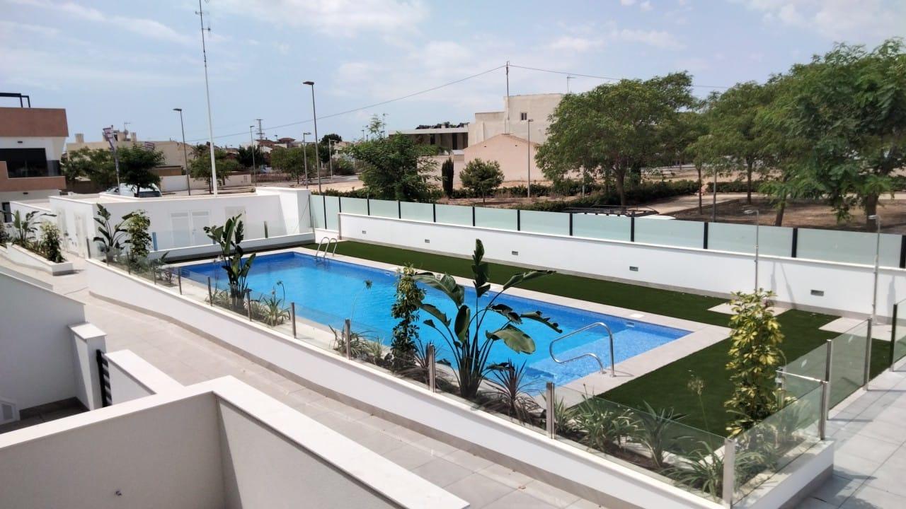 Bungalow a Pilar de la Horadada, Alicante, Spagna 3 camere da letto, 96 mq. N° 128563