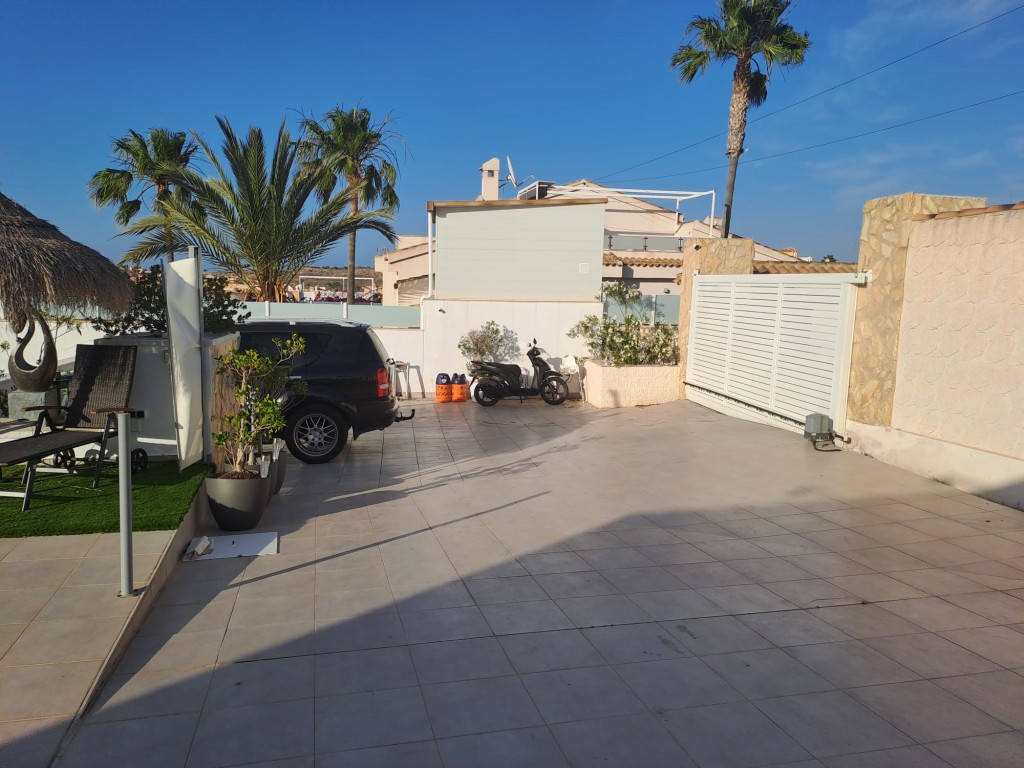 Huvila Ciudad Quesada, Alicante, Espanja 6 makuuhuonetta, 215 m2 No. 128944