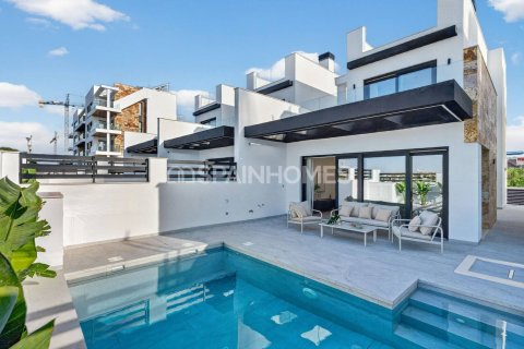 Villa in Torrevieja, Alicante, Spain 3 bedrooms, 115 sq.m. No. 131080