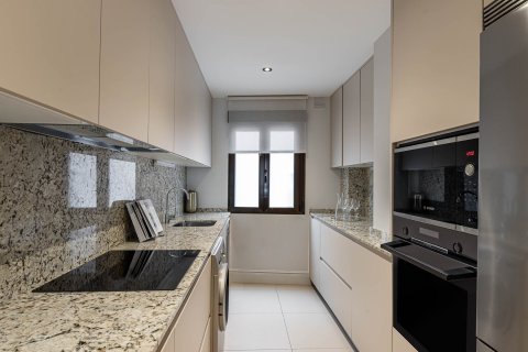 Apartment for sale Madrid, Spain 3 bedrooms, 141 sq.m. No. 122741 - photo 12