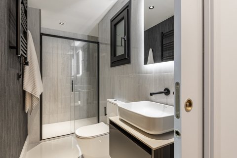 Appartamento in vendita Madrid, Spagna 3 camere da letto, 205 mq. N° 122742 - foto 27