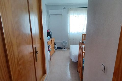 Apartamento en venta Torrevieja, Alicante, España 3 dormitorios, 100 m2 No. 124901 - foto 3