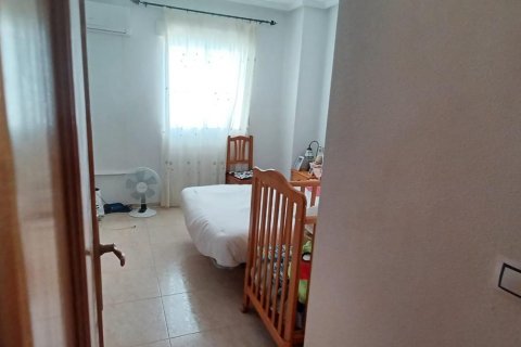 Apartamento en venta Torrevieja, Alicante, España 3 dormitorios, 100 m2 No. 124901 - foto 2