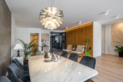Продажа квартиры в Мадрид, Испания 3 спальни, 210м2 №122516 - фото 15