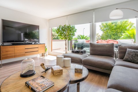 Продажа квартиры в Мадрид, Испания 3 спальни, 210м2 №122516 - фото 7