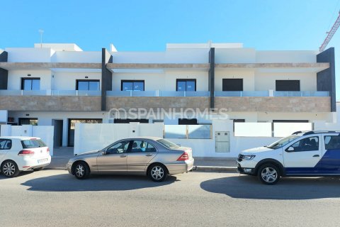 Продажа виллы в Сан-Педро-дель-Пинатар, Мурсия, Испания 3 спальни, 140м2 №120762 - фото 1
