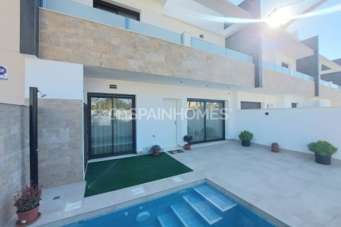 Продажа виллы в Сан-Педро-дель-Пинатар, Мурсия, Испания 3 спальни, 140м2 №120762 - фото 2
