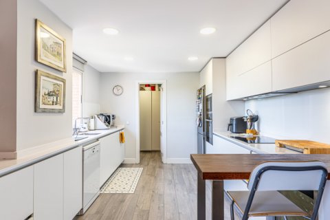 Apartment for sale Las Rozas de Madrid, Madrid, Spain 6 bedrooms, 289 sq.m. No. 121869 - photo 11