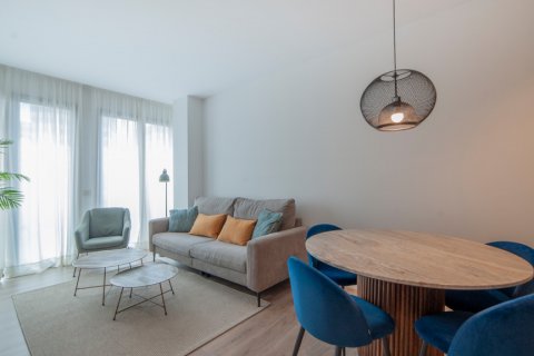 Аренда квартиры в Севилья, Испания 2 спальни, 90м2 №121873 - фото 3