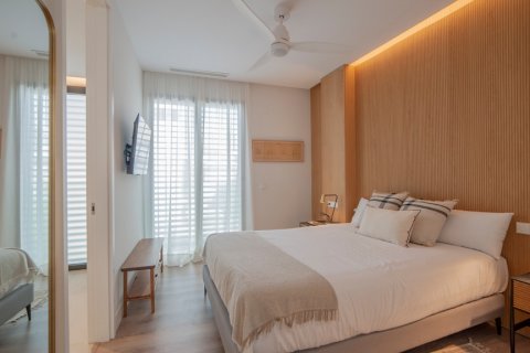 Аренда квартиры в Севилья, Испания 2 спальни, 90м2 №121873 - фото 8