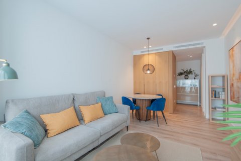 Аренда квартиры в Севилья, Испания 2 спальни, 90м2 №121873 - фото 6