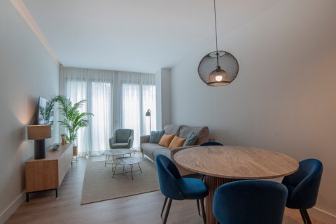 Аренда квартиры в Севилья, Испания 2 спальни, 90м2 №121873 - фото 2