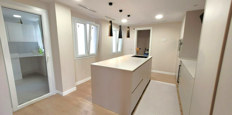 Apartamento en Palma de Mallorca, Mallorca, España 3 dormitorios, 160 m2 No. 131056