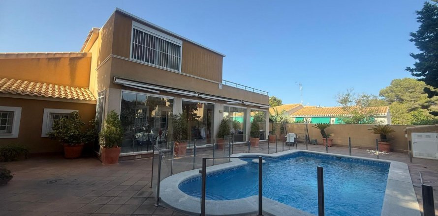 Сasa Dehesa De Campoamor, Alicante, España 5 dormitorios, 179 m2 No. 127353