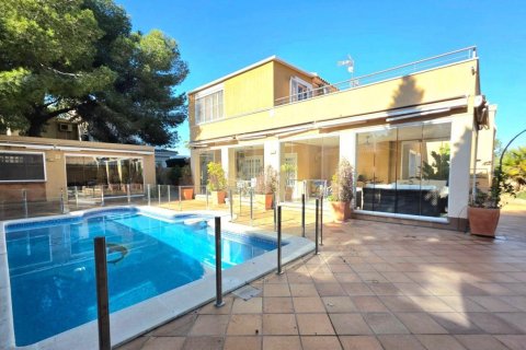 House for sale in Dehesa De Campoamor, Alicante, Spain 5 bedrooms, 179 sq.m. No. 127353 - photo 2
