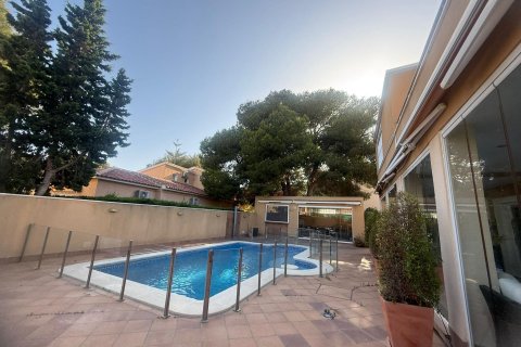 Сasa en venta Dehesa De Campoamor, Alicante, España 5 dormitorios, 179 m2 No. 127353 - foto 5