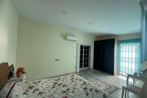 House for sale in Dehesa De Campoamor, Alicante, Spain 5 bedrooms, 179 sq.m. No. 127353 - photo 23