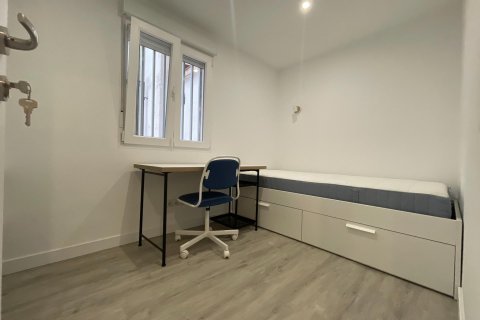 Apartment for rent Madrid, Spain 70 sq.m. No. 127351 - photo 8