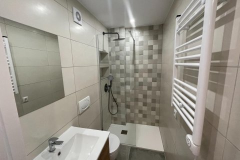 Apartment for rent Madrid, Spain 70 sq.m. No. 127351 - photo 9