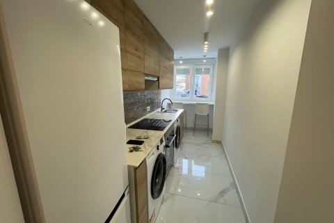 Apartment for rent Madrid, Spain 70 sq.m. No. 127351 - photo 2