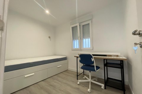 Apartment for rent Madrid, Spain 70 sq.m. No. 127351 - photo 10