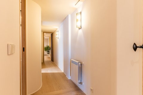 Penthouse for sale Madrid, Spain 2 bedrooms, 145 sq.m. No. 122168 - photo 2